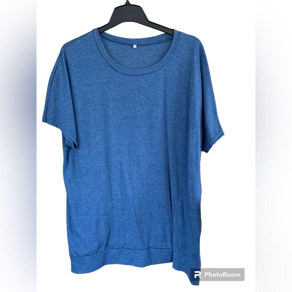 Tee Shirt size 18W blue with side pockets